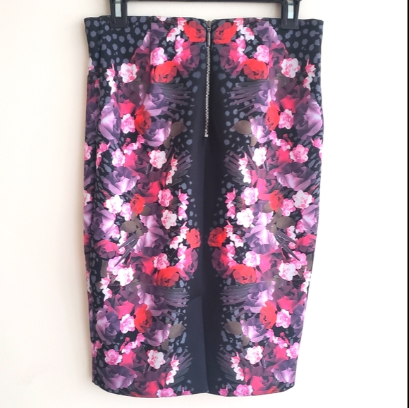 Guess Black, Pink and Red Floral Pencil Skirt - Picture 2 of 4